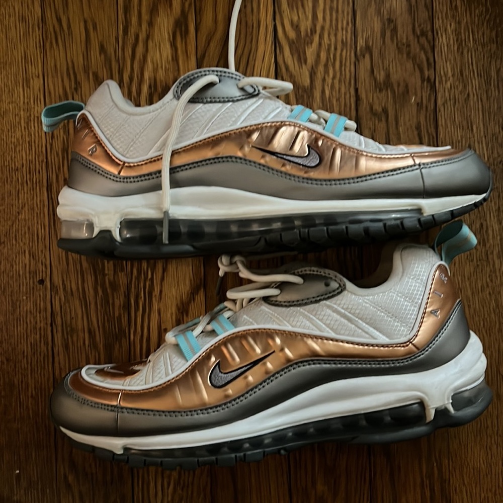 Lightly worn nike air max 98